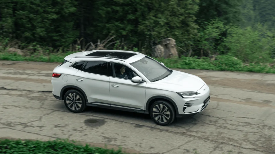 BYD SONG PLUS EV Интеллектуальная система помощи при вождении